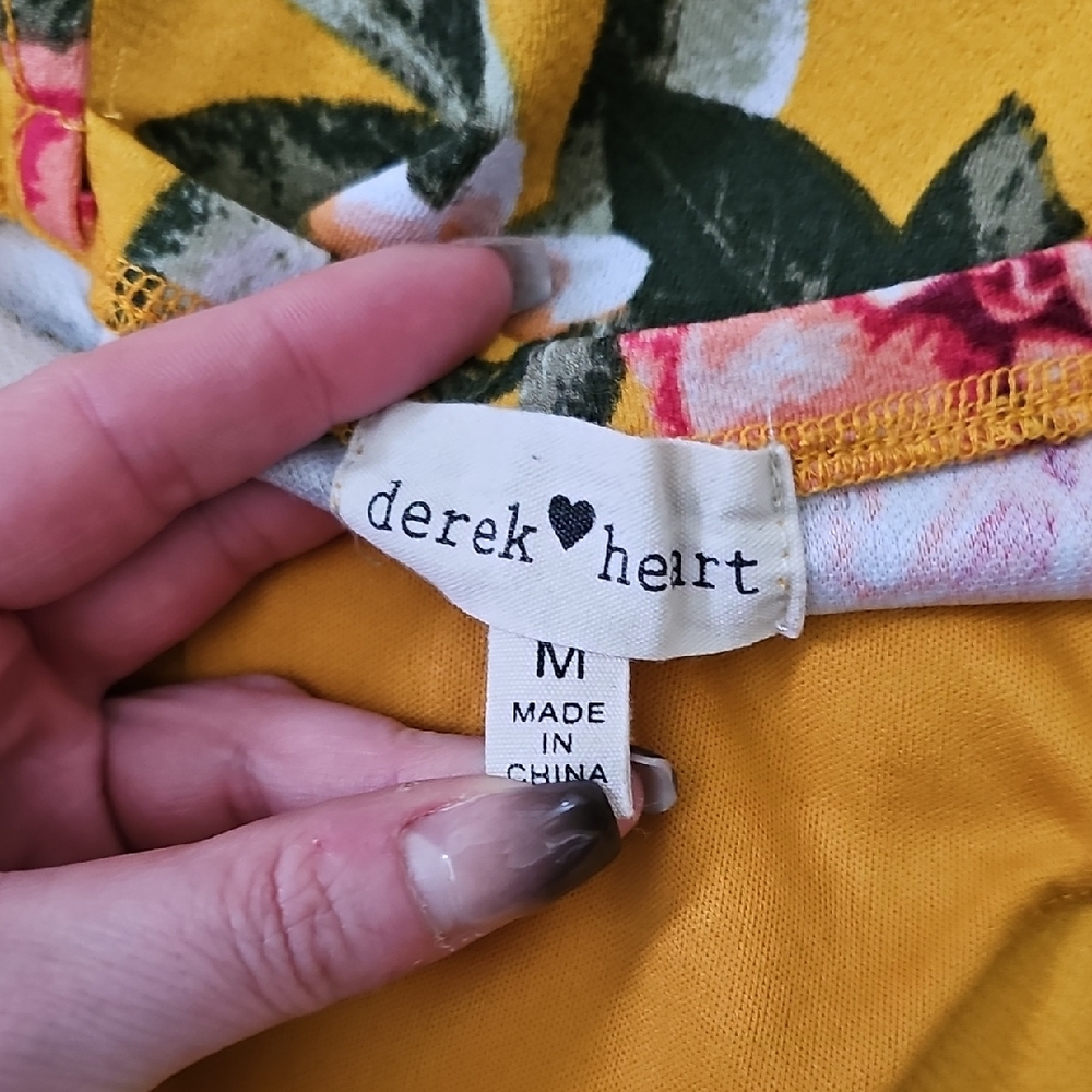 NWOT Floral Yellow Romper - Picture 2 of 6
